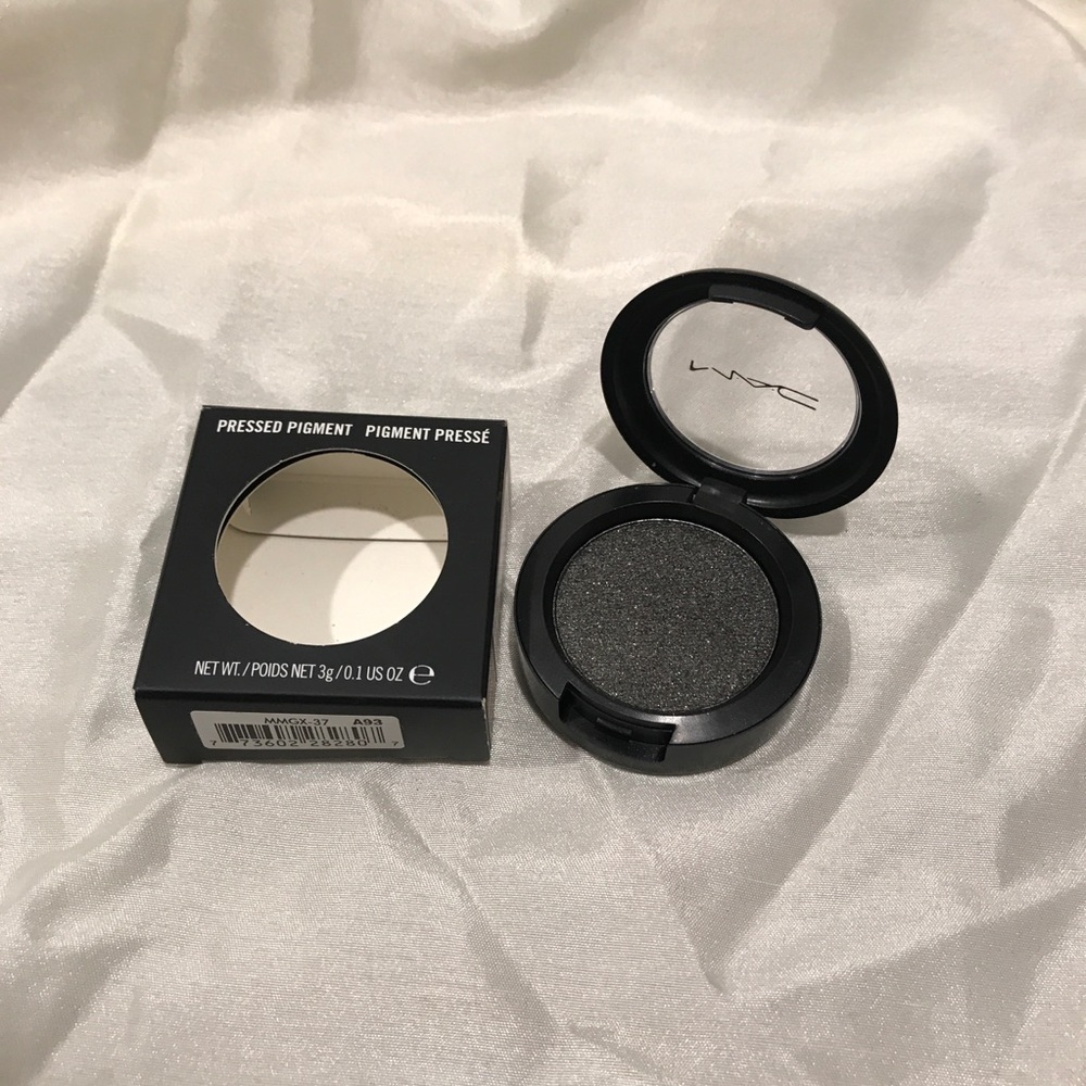 MAC Pressed Pigment